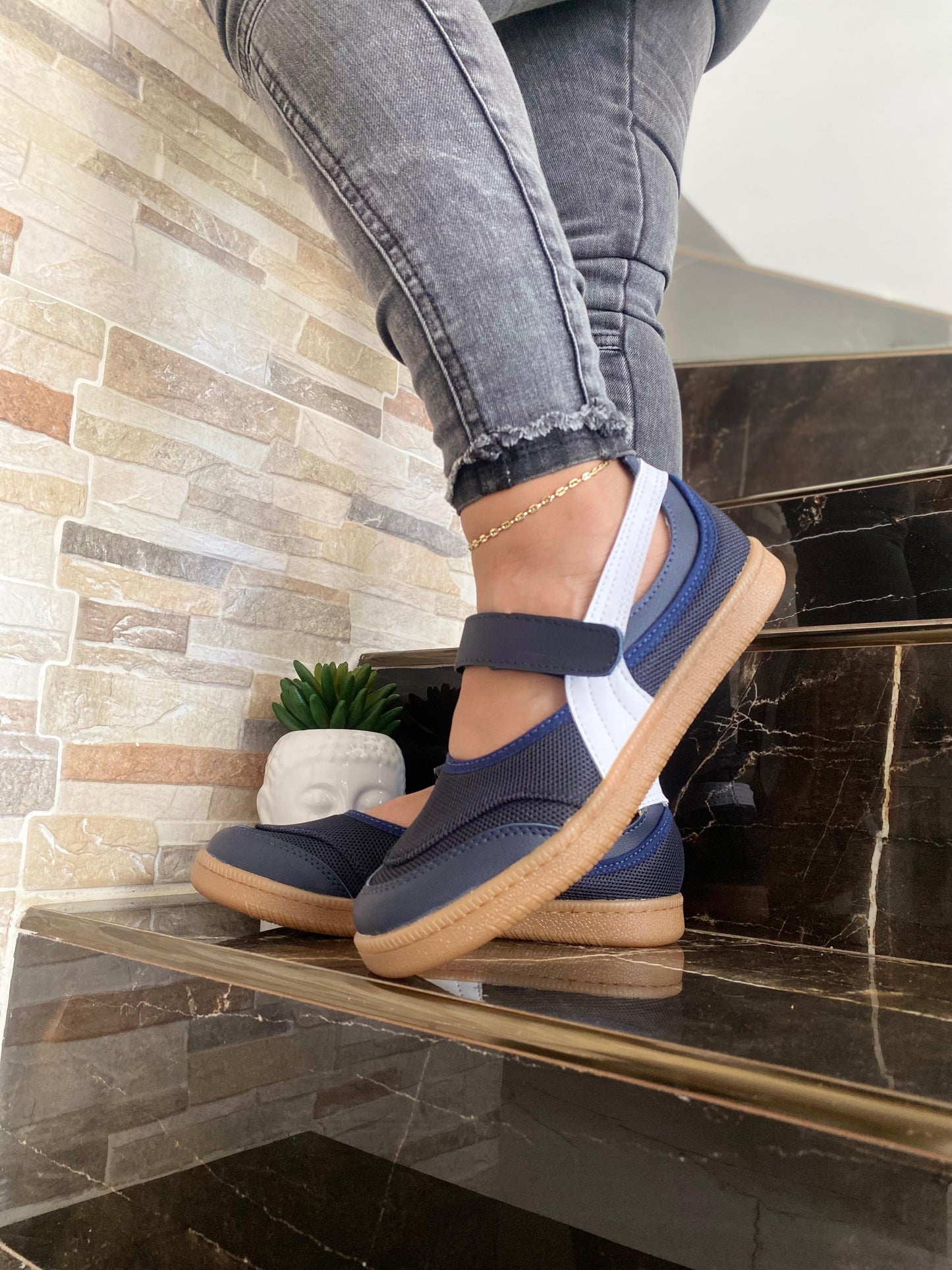 gid://shopify/MediaImage/24692264501342